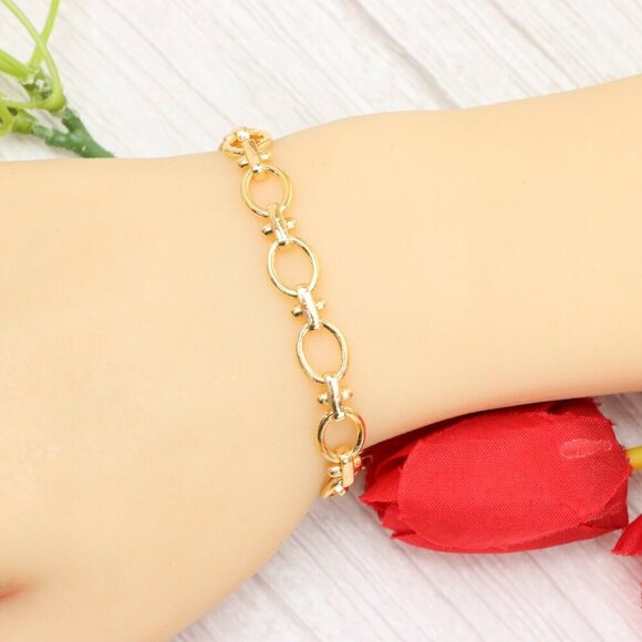 "Trendy Handmade Bracelet – A Thoughtful Gift for Girls & Women | UNVRC1602 - Picture 3 of 10